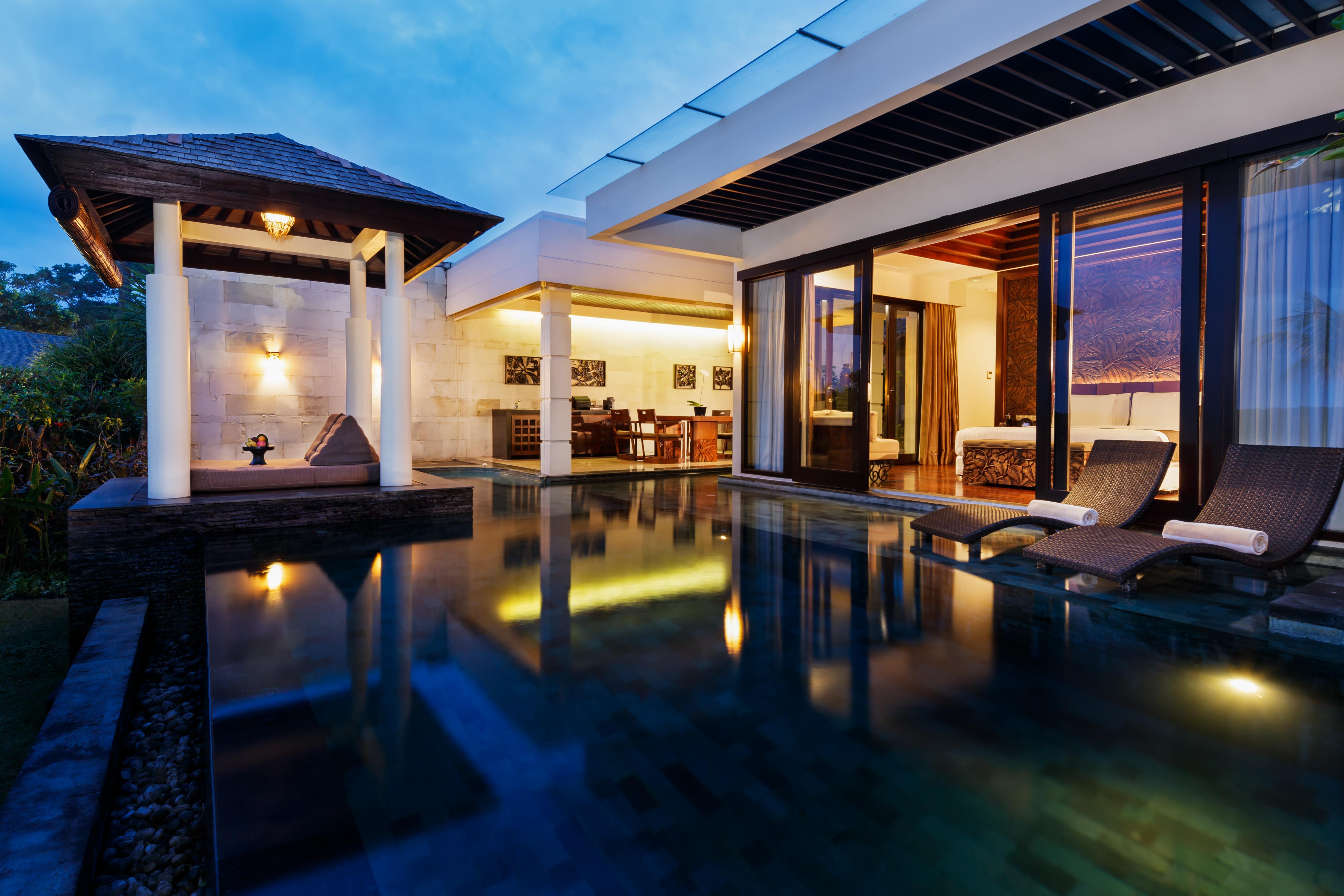 The Seminyak Beach Resort & Spa Екстериор снимка A pool villa at the resort