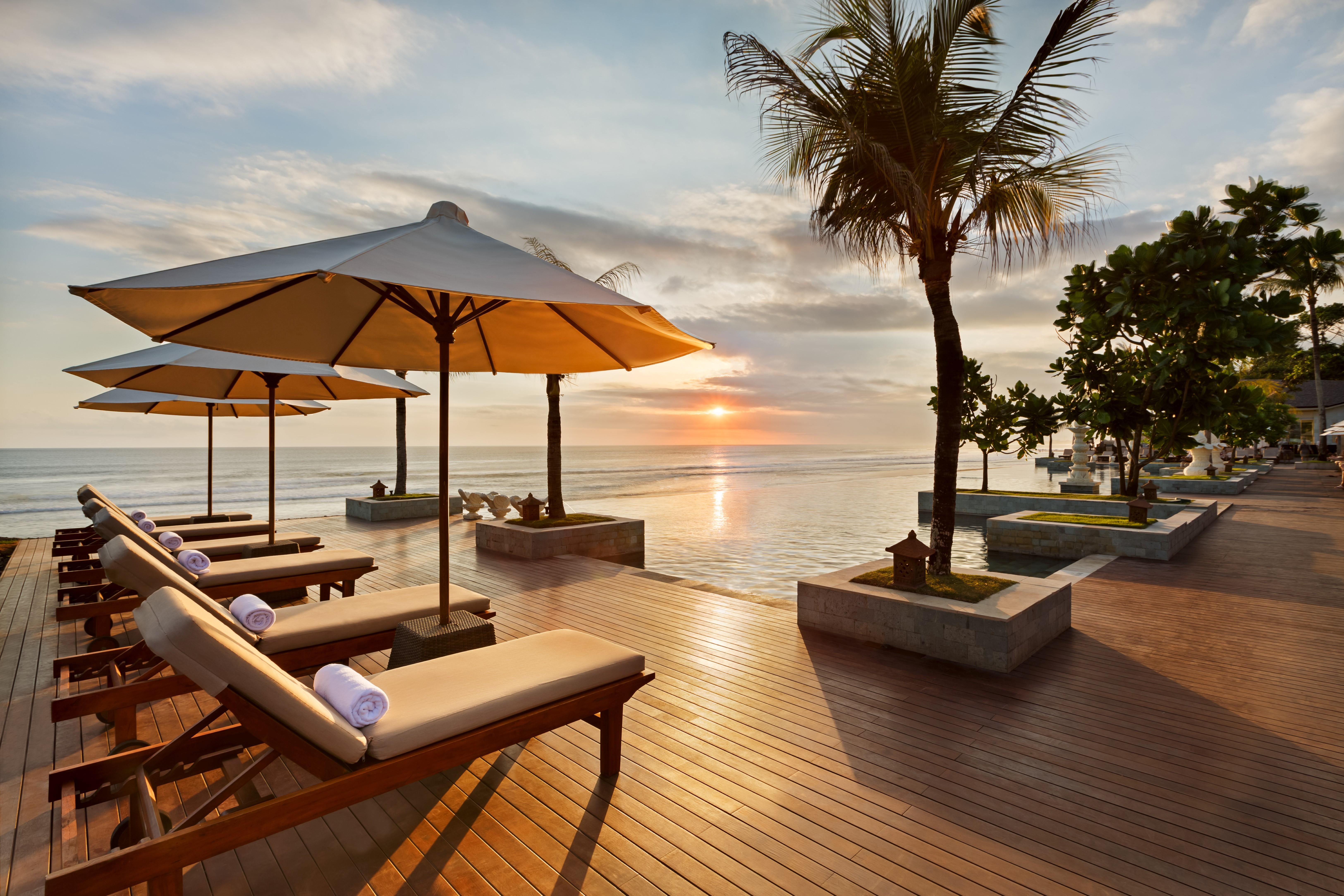 The Seminyak Beach Resort & Spa Екстериор снимка The beach at the hotel