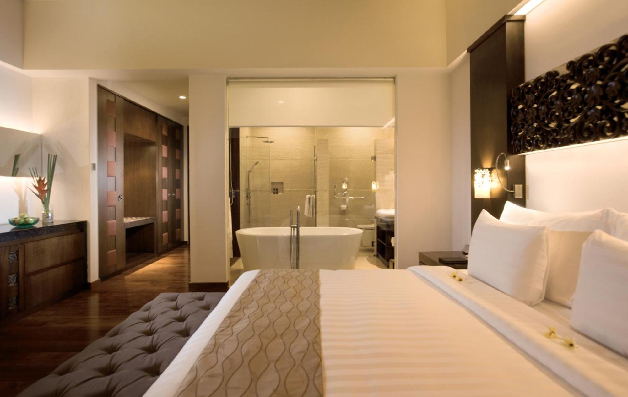 The Seminyak Beach Resort & Spa Стая снимка A bedroom at the hotel