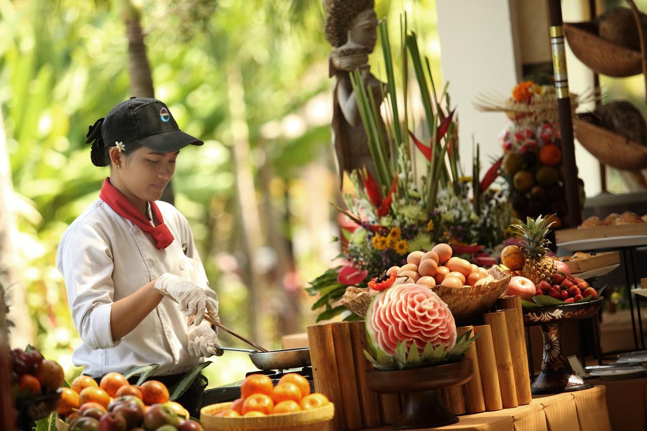 The Seminyak Beach Resort & Spa Екстериор снимка Thai fruit carving