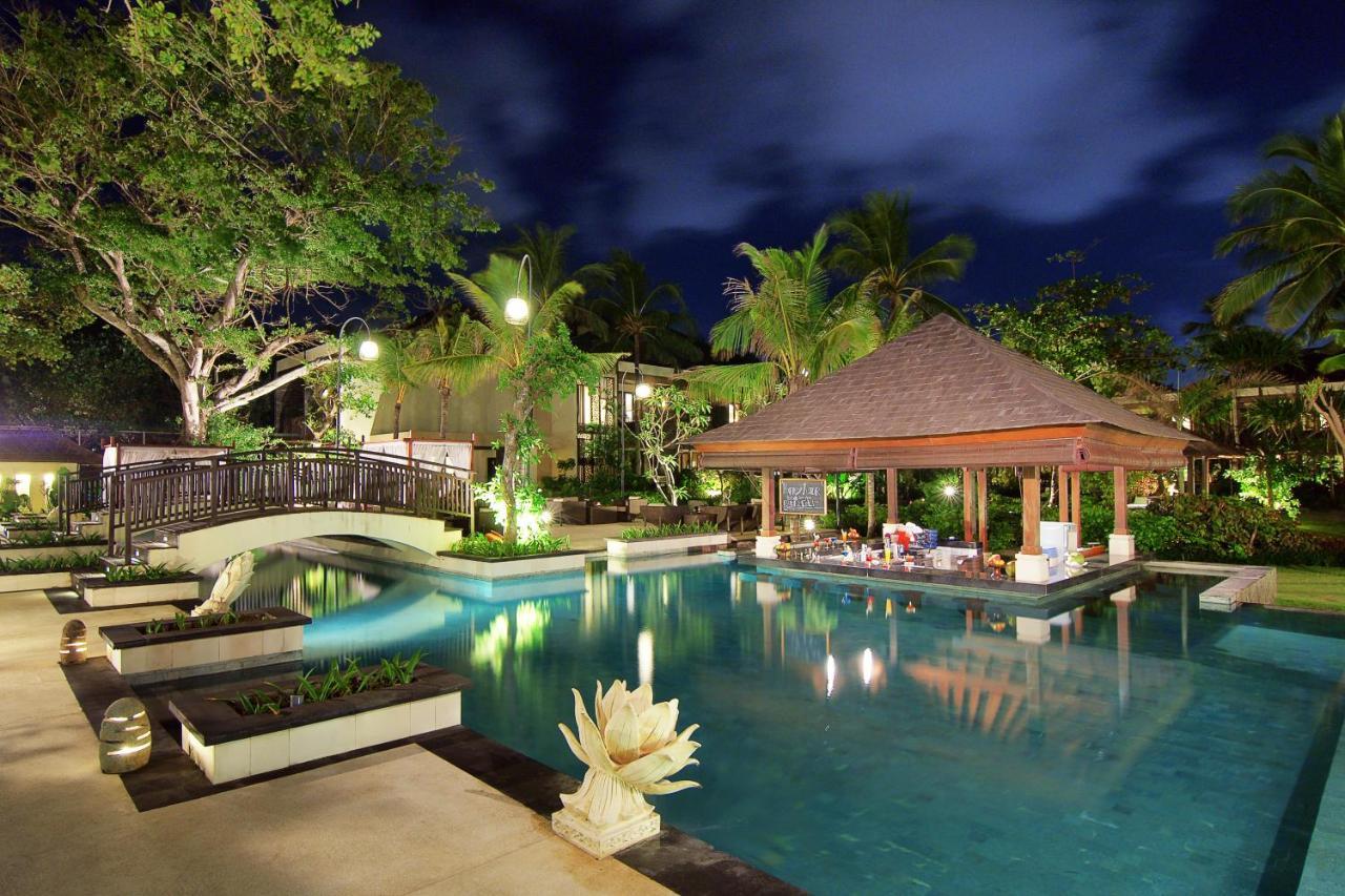 The Seminyak Beach Resort & Spa Екстериор снимка The swimming pool at the resort